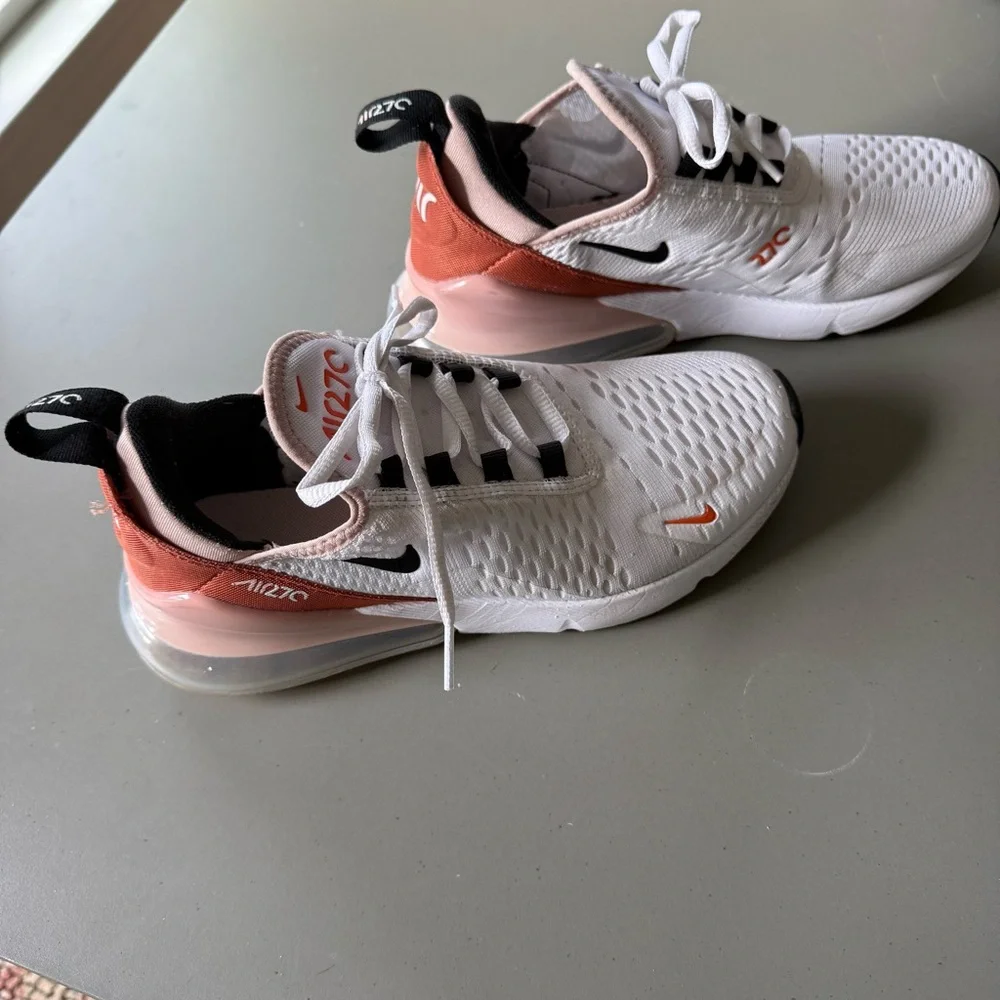 Nike Air Max 270 - Picture 2 of 7